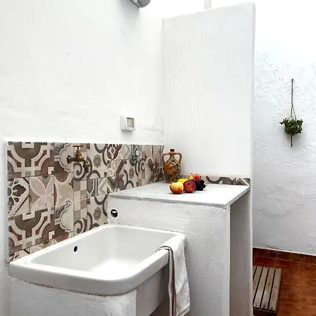 Casa Rotuli Parabita